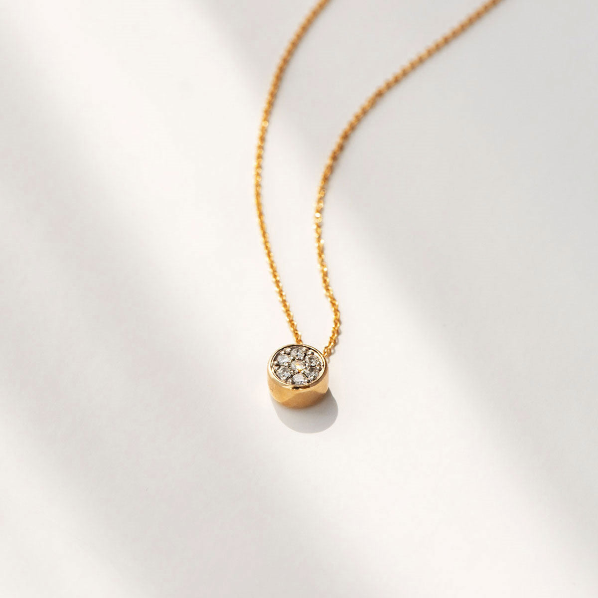 9k Yellow Gold Chic Diamond Pendant