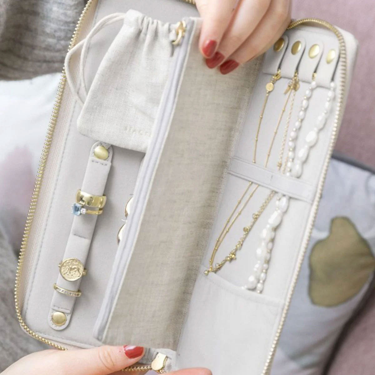 Oatmeal & Linen Jewellery Wallet