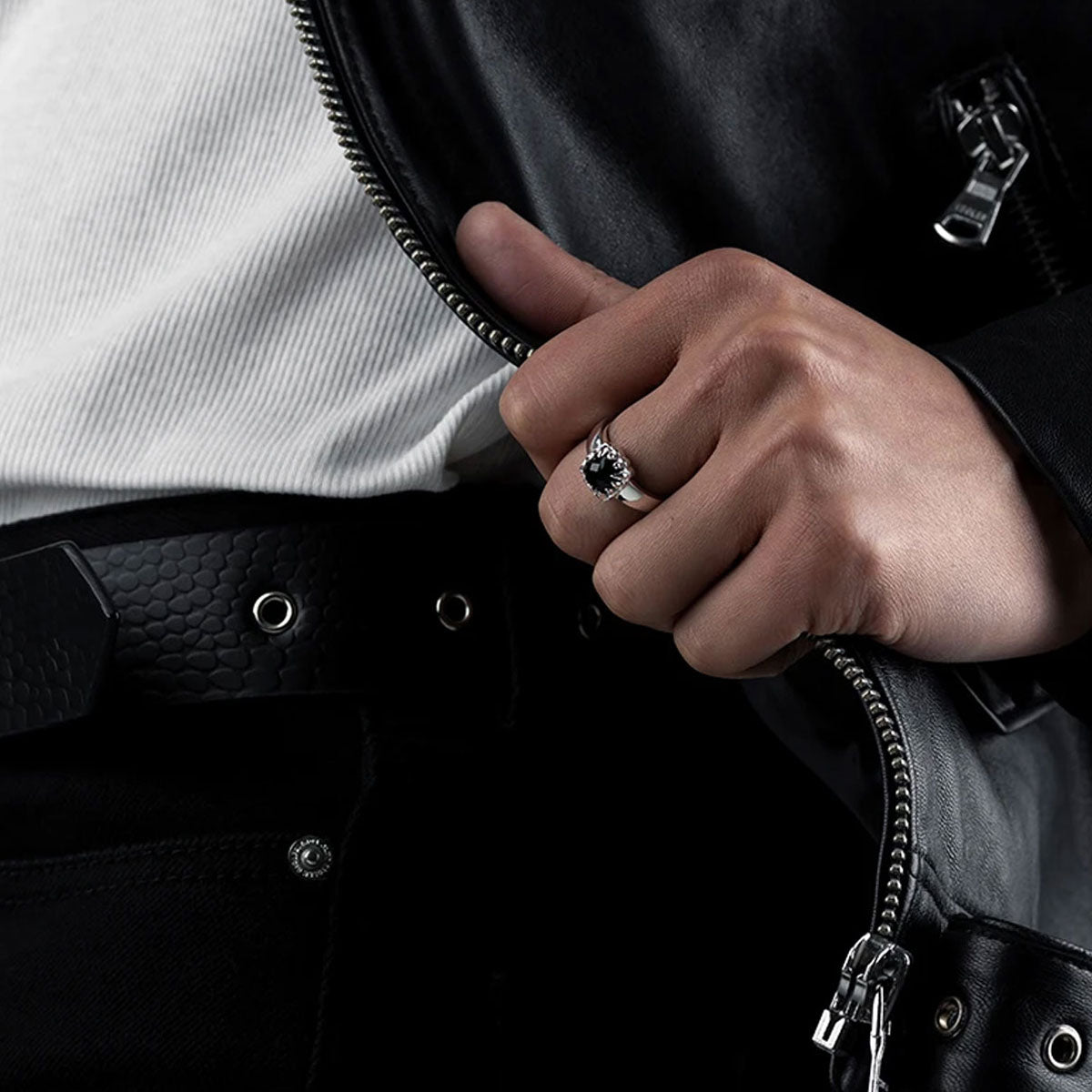 Baby Claw Ring - Onyx