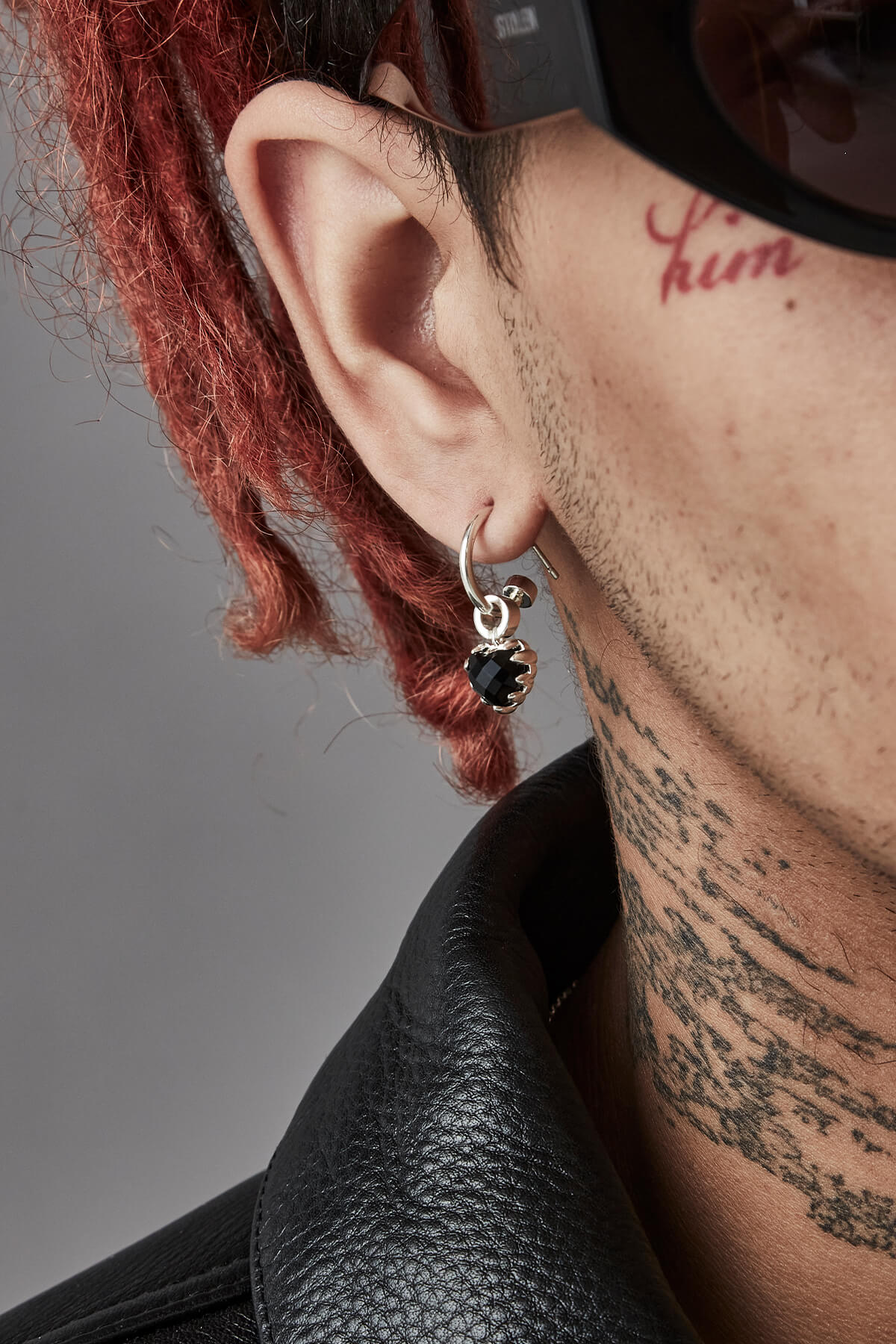 Love Anchor Earrings - Onyx