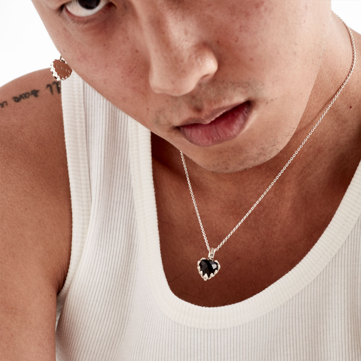 Love Claw Necklace - Onyx