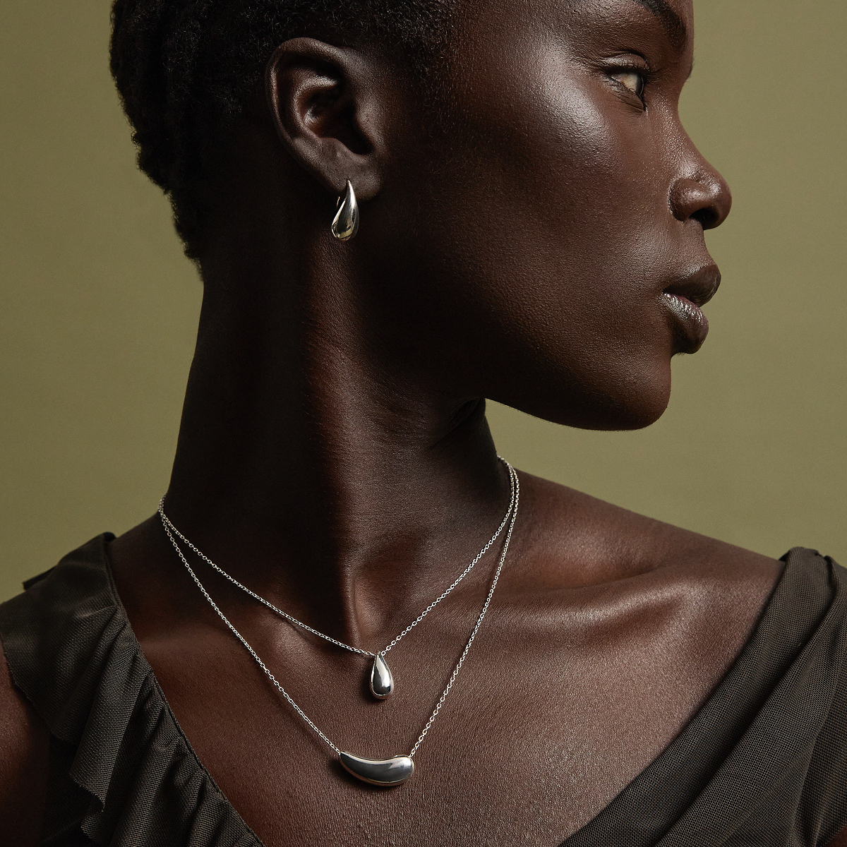 Eau Necklace