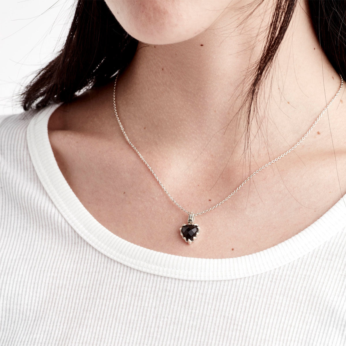 Love Claw Necklace - Onyx
