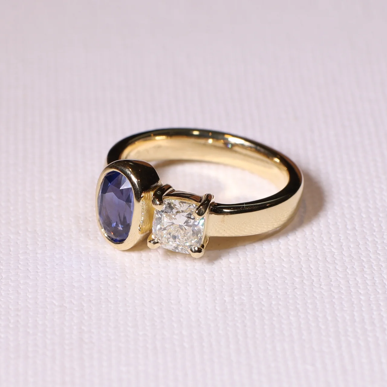 The Golden Axis - 18k Yellow Gold 1.54ct Cornflour Sapphire & 0.90ct Diamond Toi et Moi Ring