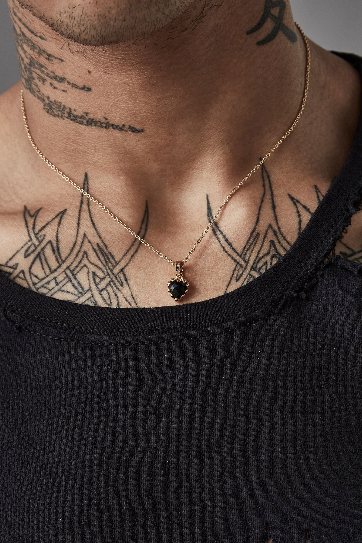 Mini Love Claw Necklace Onyx Gold Plated