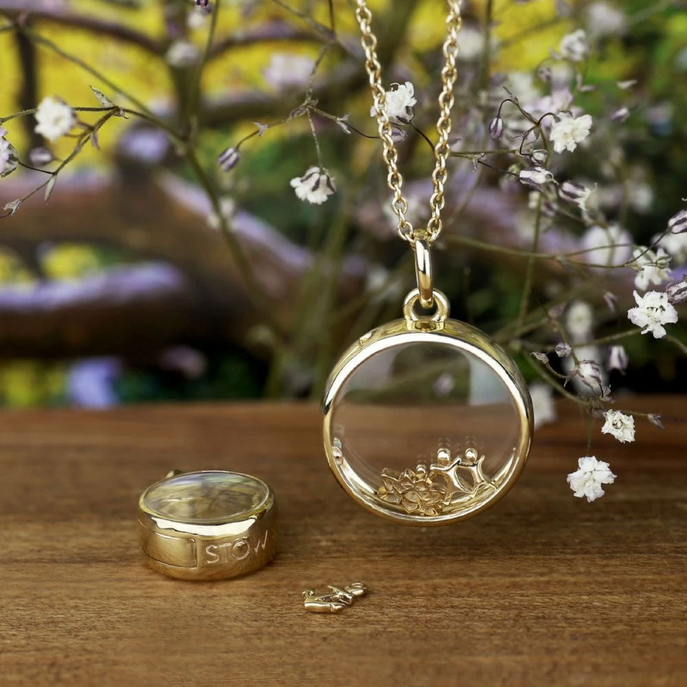 Large 9k Yellow Gold Stow Locket