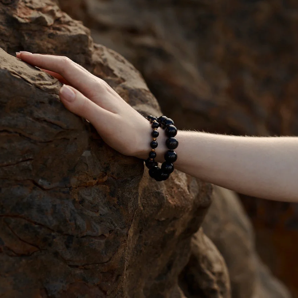 Aurora / Bracelet / Black Onyx + Silver