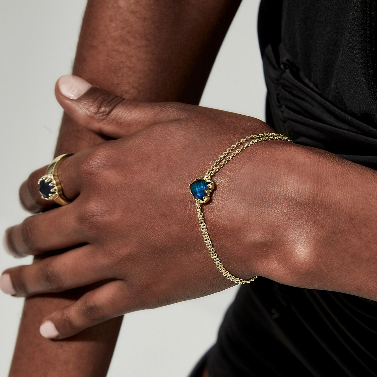 18k Gold Plated Love Claw Bracelet - Mood Crystal