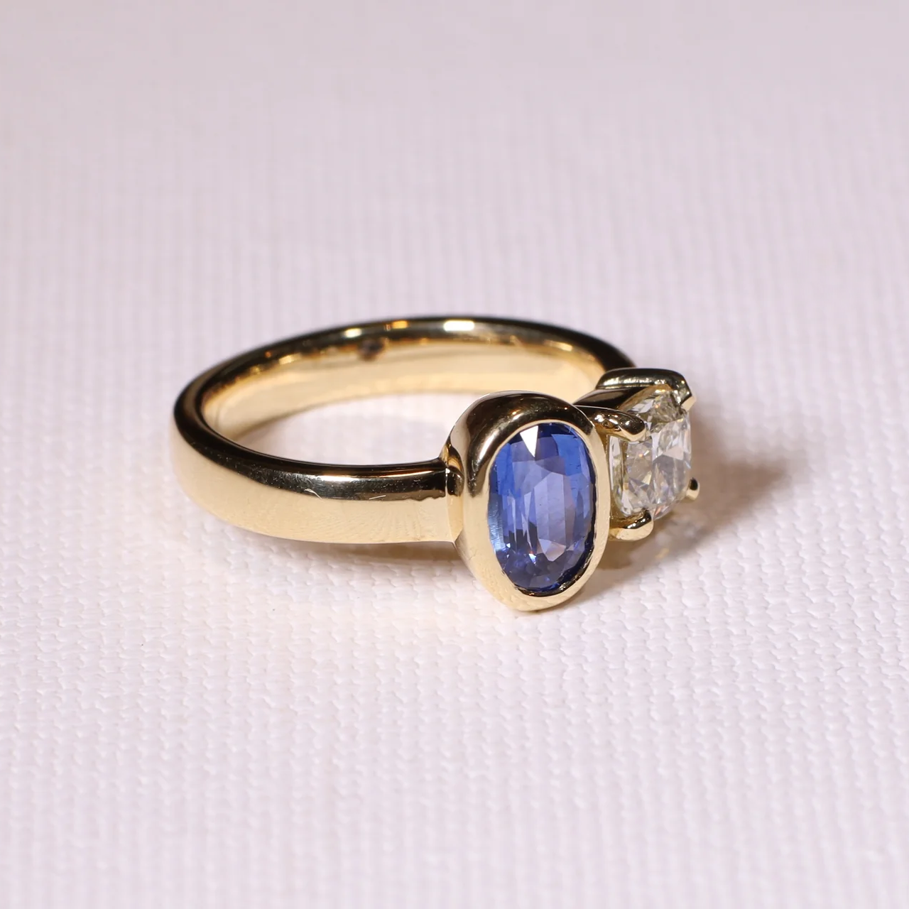 The Golden Axis - 18k Yellow Gold 1.54ct Cornflour Sapphire & 0.90ct Diamond Toi et Moi Ring