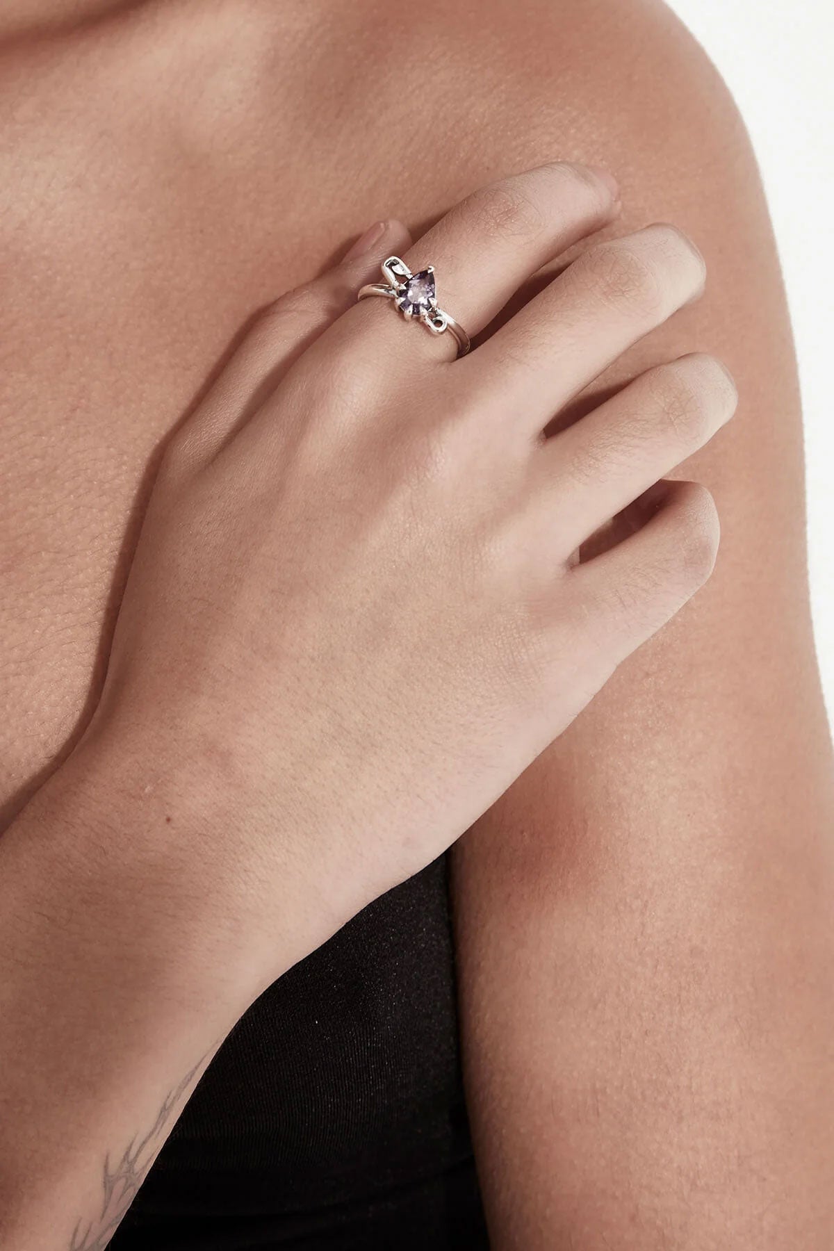 Halo Cluster Earring Onyx