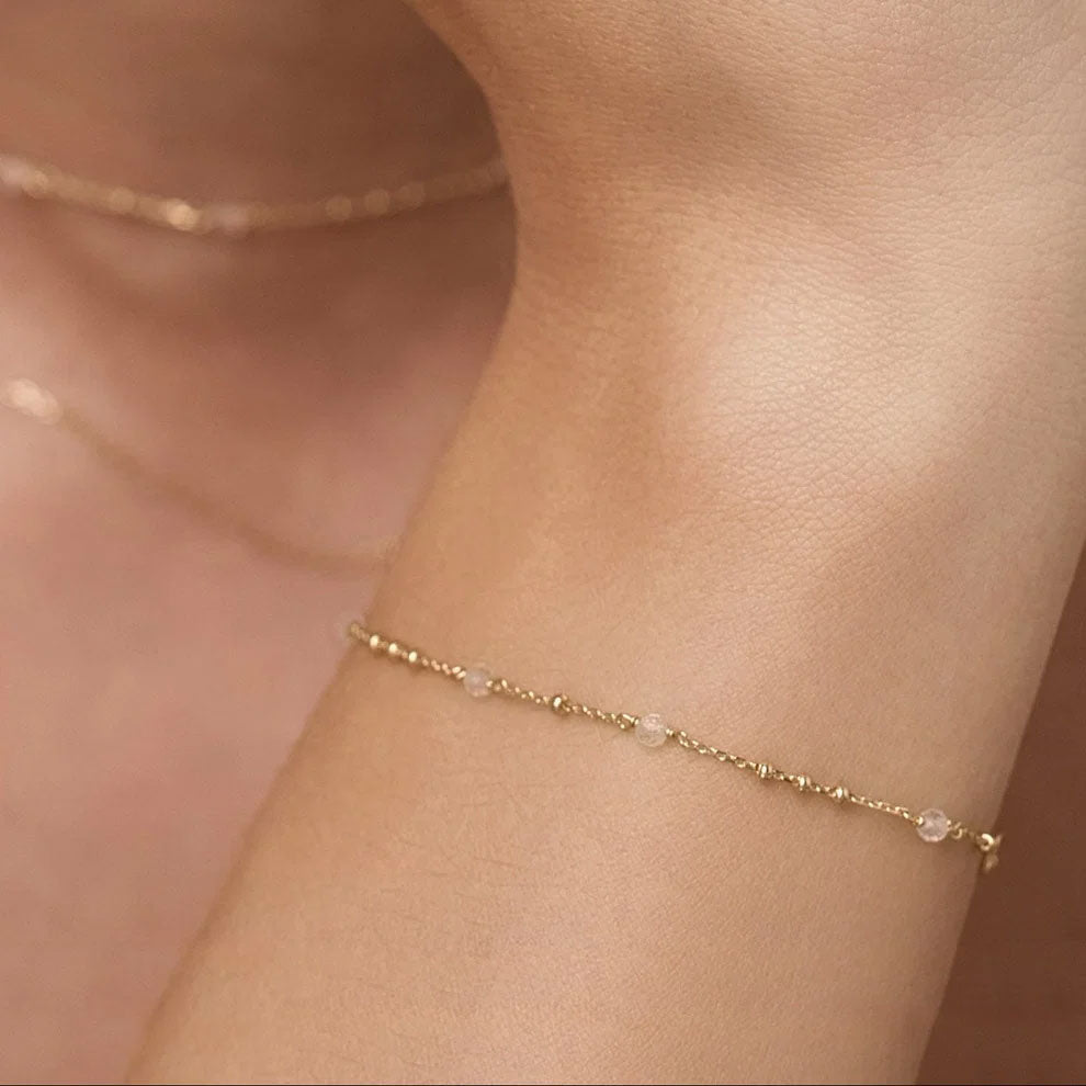 Dotty Bracelet Crystal Quartz + Gold