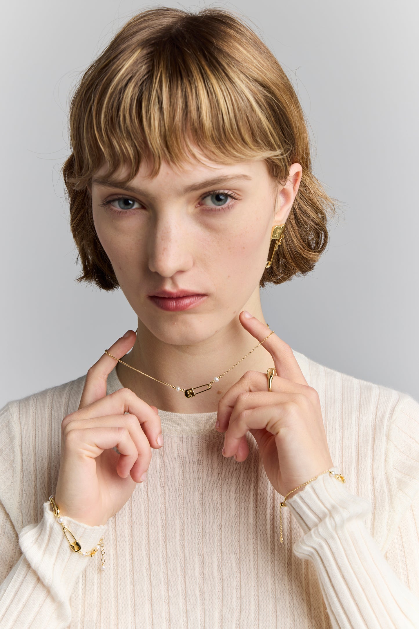 Sterling Slver Runaway Safety Pin with 2 x 4mm Freshwater Pearls Necklace