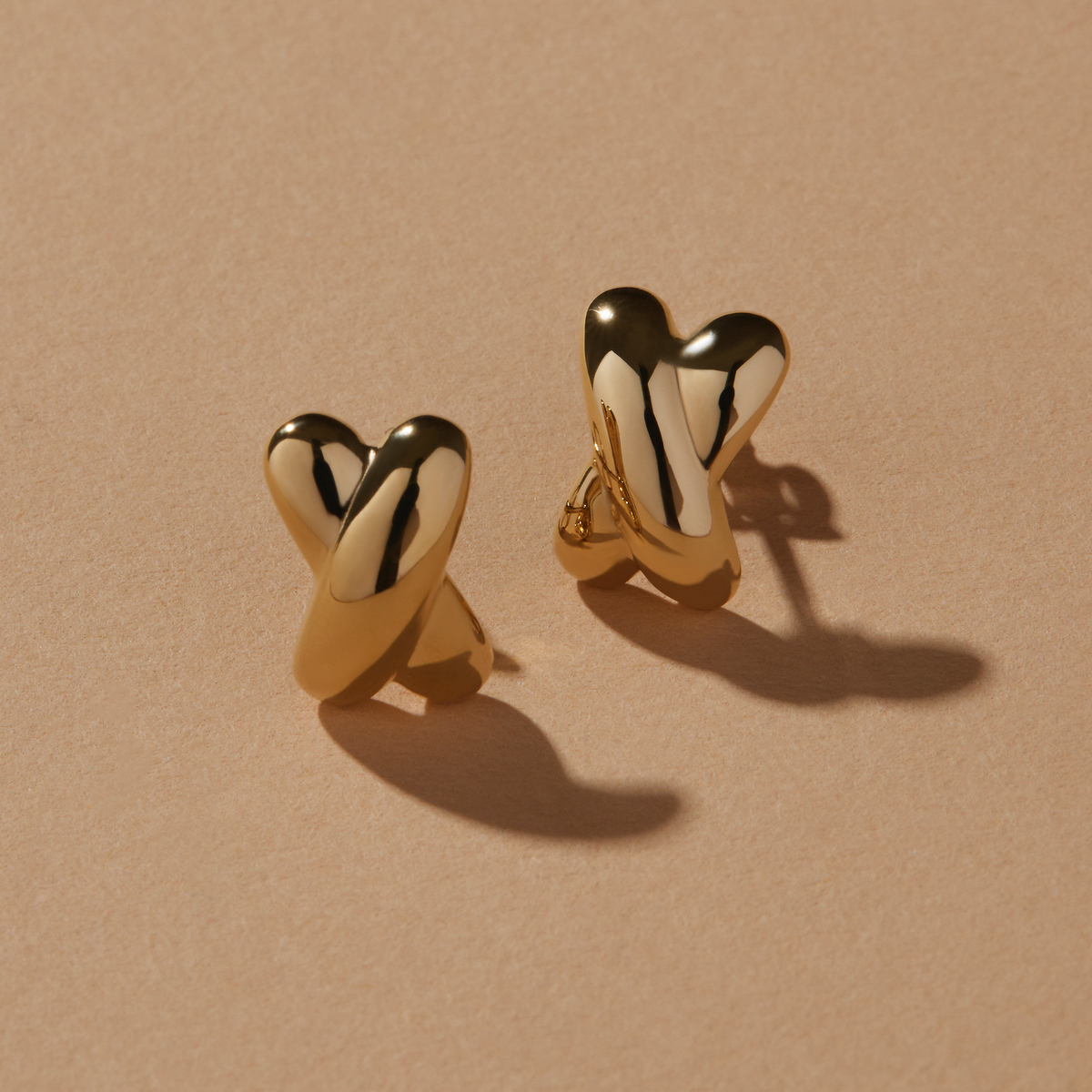 Bisous Stud Earrings - Gold Plated