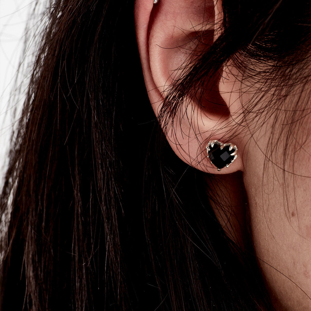 Love Claw Earrings - Onyx