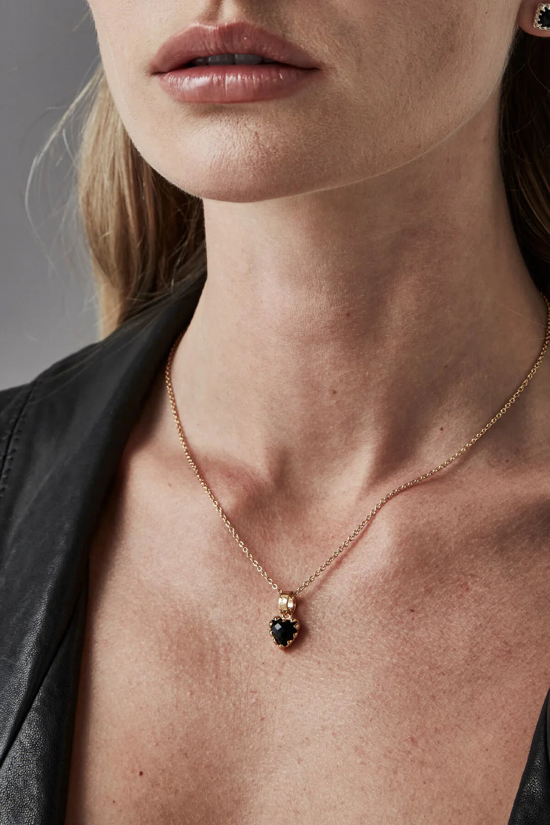 Love Claw Necklace - Gold Plated
