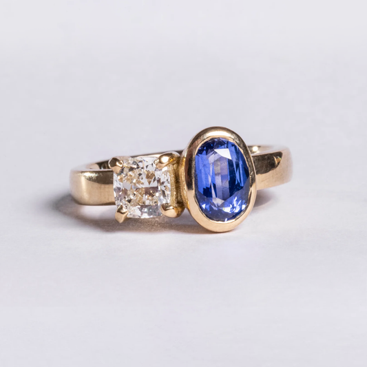 The Golden Axis - 18k Yellow Gold 1.54ct Cornflour Sapphire & 0.90ct Diamond Toi et Moi Ring