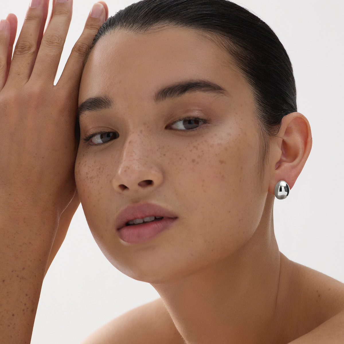 Encounter Huggie Earring