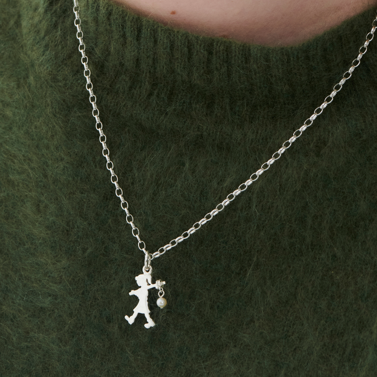 Sterling Silver Girl with a Pearl 45cm Necklace