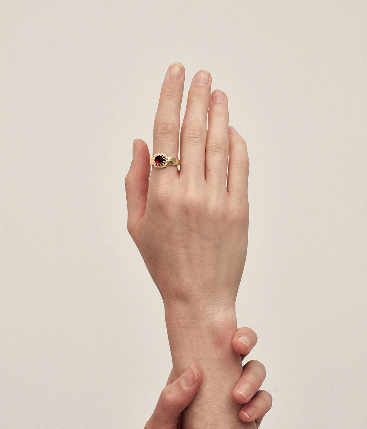 Baby Claw Ring Garnet - Gold Vermeil